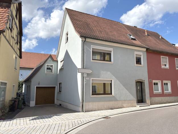 Reihenmittelhaus zum Kauf 199.000 € 4 Zimmer 113 m² 248 m² Grundstück Feuchtwangen Feuchtwangen 91555