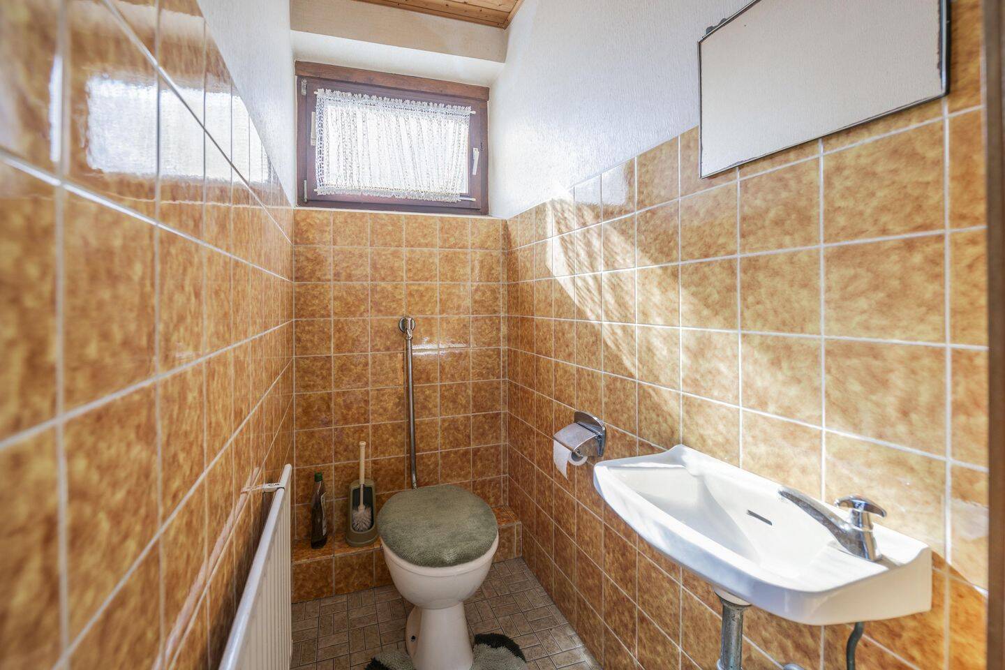 Einfamilienhaus zum Kauf – další
