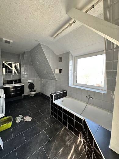 Wohnung zur Miete 918 € 3 Zimmer 108 m² Dachgeschoss, 4. Geschoss frei ab sofort Am Fuchsberg 24 Leipziger Str. Magdeburg 39112