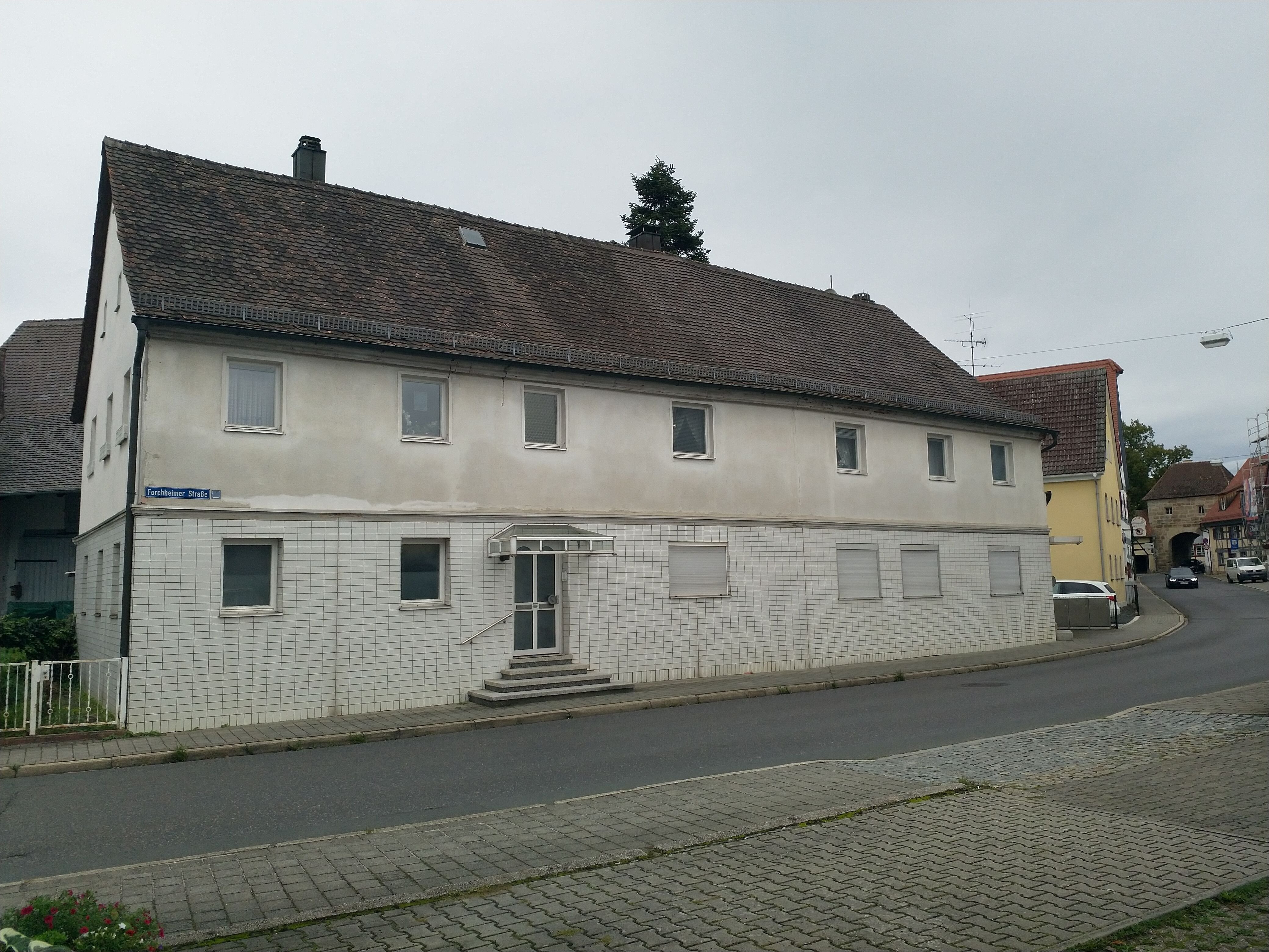 Mehrfamilienhaus zum Kauf 475.000 € 302 m²<br/>Wohnfläche 406 m²<br/>Grundstück ab sofort<br/>Verfügbarkeit Neunkirchen Neunkirchen a.Brand 91077