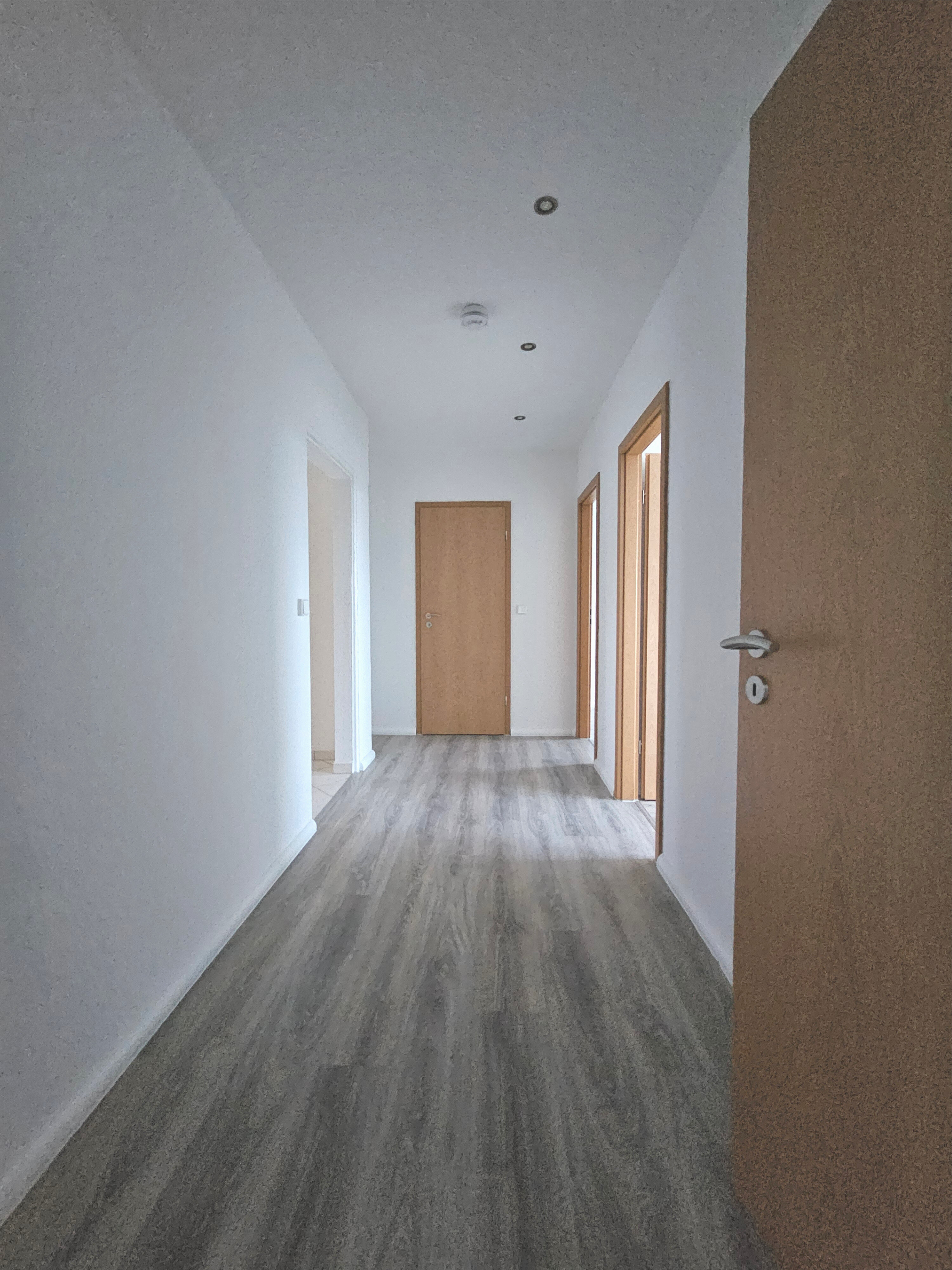 Studio zur Miete 494 € 4 Zimmer 94 m²<br/>Wohnfläche 3.<br/>Geschoss Marie-Tilch-Straße 9 Hutholz 645 Chemnitz 09123