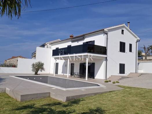 Haus zur Miete 2.500 € 6 Zimmer 188 m² Kastelir, Kastelir-Labinci Kastelir-Labinci