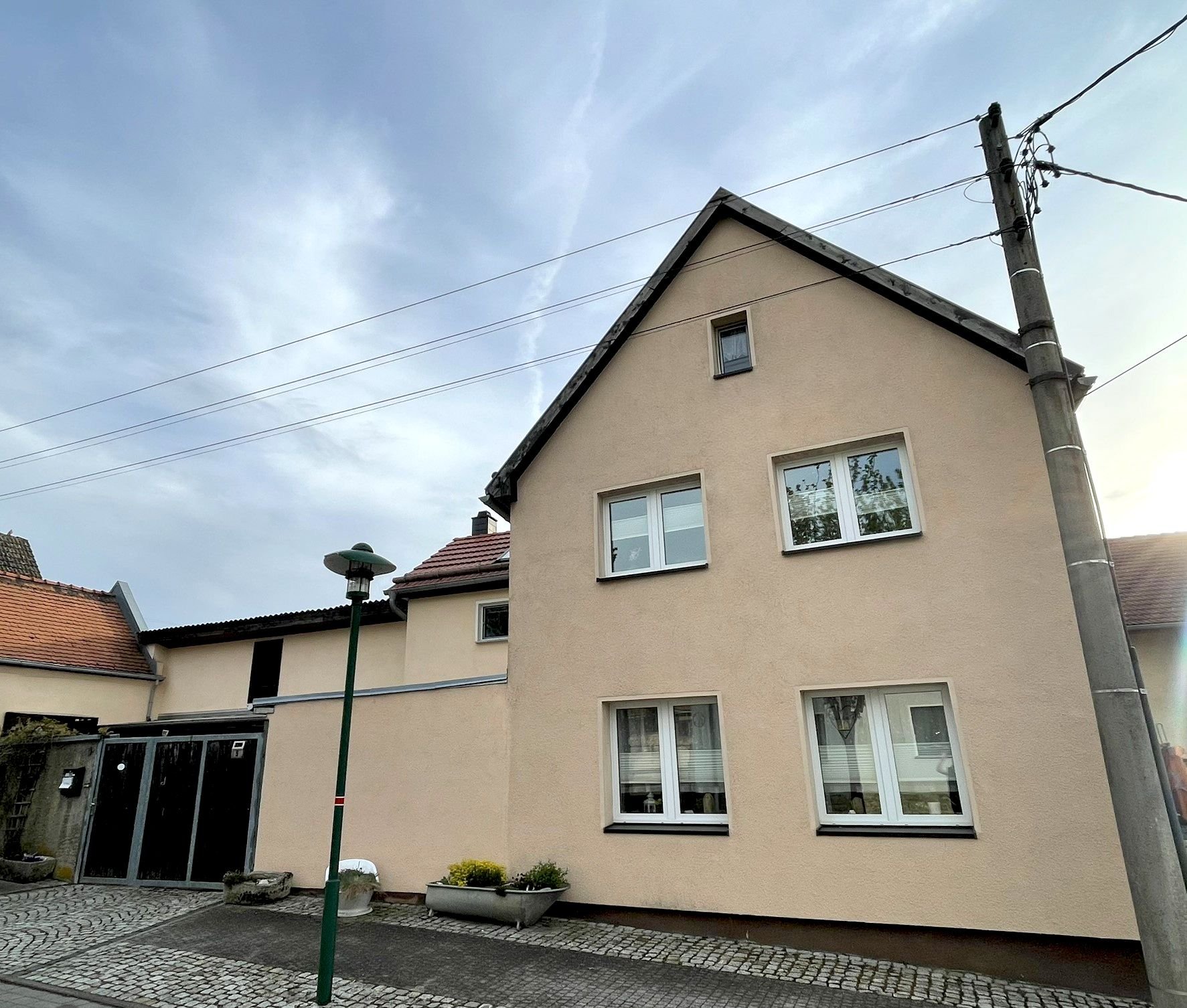 Einfamilienhaus zum Kauf 227.000 € 6 Zimmer 195 m²<br/>Wohnfläche 364 m²<br/>Grundstück 01.02.2025<br/>Verfügbarkeit Oberroßla/Rödigsdorf Apolda 99510