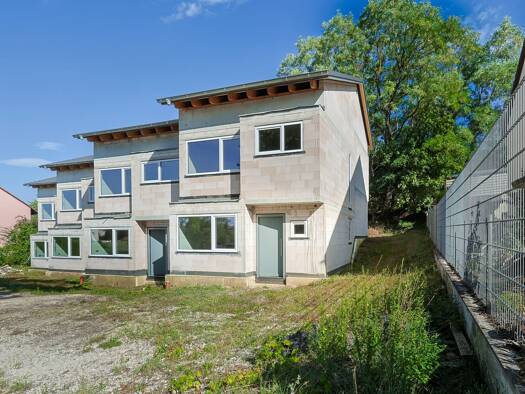 Reihenmittelhaus zum Kauf - Erstbezug 9 Zimmer 253,2 m² 430 m² Grundstück Volkersgau Kammerstein 91126