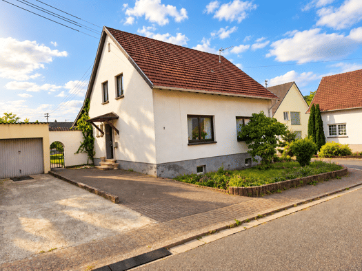 Einfamilienhaus zum Kauf 199.000 € 7 Zimmer 163 m² 490 m² Grundstück frei ab sofort Auf Metzel 2 Beckingen Beckingen 66701