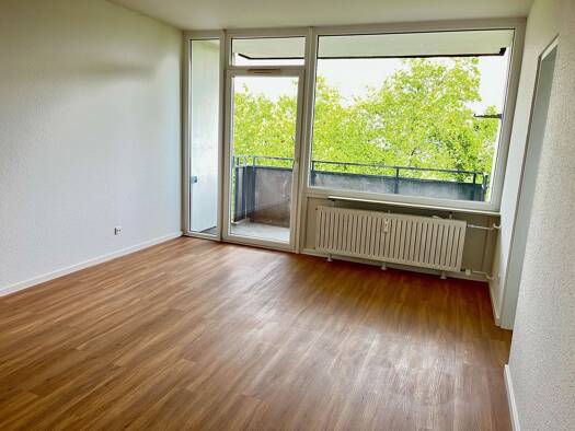 Studio zur Miete 485 € 1 Zimmer 34,2 m² frei ab 01.08.2026 Dürkheimer Str. 8 Nied Frankfurt am Main 65934