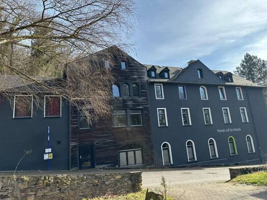 Büro zur Miete provisionsfrei 2.950 € 8 Zimmer 1.600 m² Bürofläche Bendorf 56170