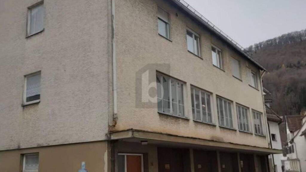 Gewerbeobjekt zum Kauf als Kapitalanlage geeignet 695.000 € 10 Zimmer 213 m² 646 m² Grundstück Bad Urach 72574