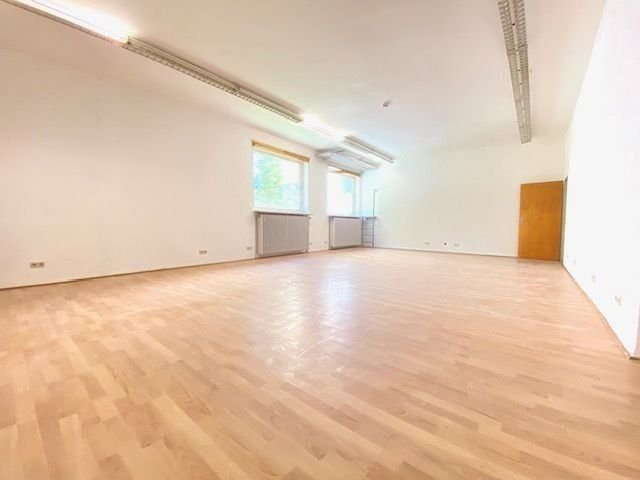 Büro-/Praxisfläche zur Miete 427 € 1 Zimmer 61 m²<br/>Bürofläche Freilassing Freilassing 83395