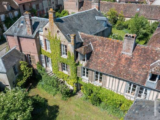 Reihenmittelhaus zum Kauf 710.000 € 14 Zimmer 270 m² 1.060 m² Grundstück Gerberoy 60380