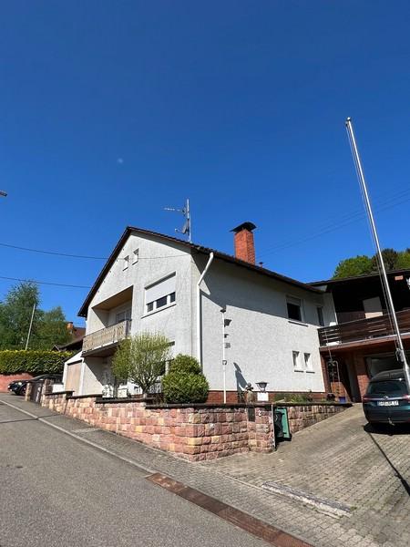 Einfamilienhaus zum Kauf 230.000 € 7 Zimmer 173 m²<br/>Wohnfläche 345 m²<br/>Grundstück Spirkelbach 76848