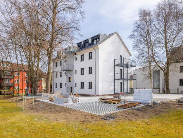 Wohnung zur Miete 945 € 3 Zimmer 86 m² EG frei ab 14.04.2026 Doktor-Enders-Straße Innenstadt Hof 95030