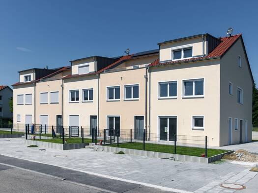 Reihenmittelhaus zum Kauf - Erstbezug provisionsfrei 695.000 € 5 Zimmer 160 m² 186 m² Grundstück frei ab sofort Klingen Aichach 86551