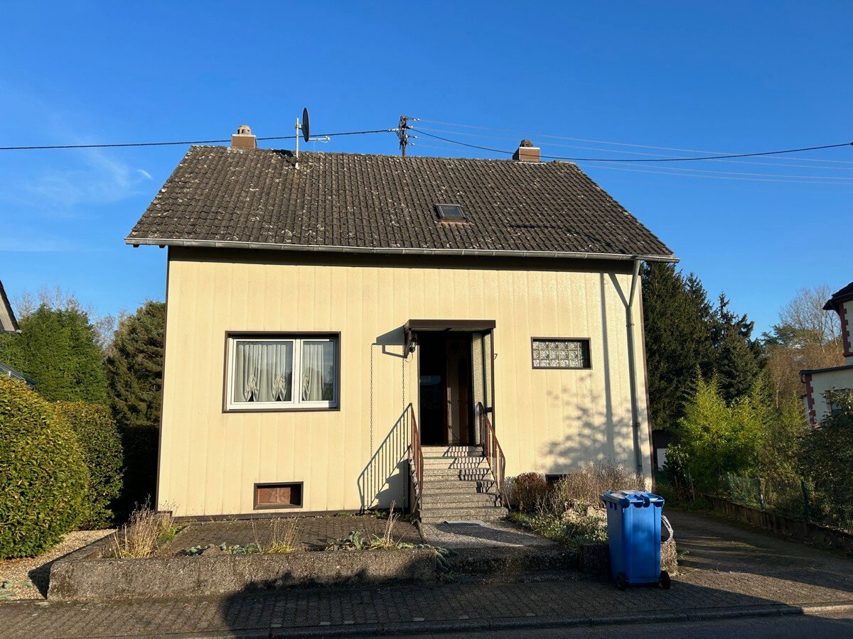 Einfamilienhaus zum Kauf 125.000 € 6 Zimmer 121 m²<br/>Wohnfläche 1.373 m²<br/>Grundstück Emmersweiler Großrosseln 66352