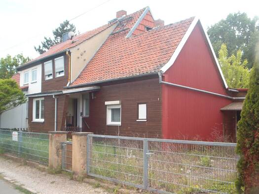 Haus zum Kauf 95.000 € 4 Zimmer 121 m² 1.050 m² Grundstück frei ab sofort Friedrich-Wolf-Straße 1 Halberstadt Halberstadt 38820