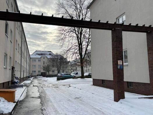 Wohnung zur Miete 435 € 2 Zimmer 51,7 m² frei ab sofort An den Geraer Linden 5 Altenburg 04600