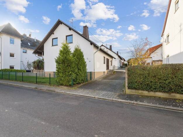 Reihenmittelhaus zum Kauf provisionsfrei 420.000 € 6,5 Zimmer 160 m² 360 m² Grundstück Walsdorf Idstein 65510