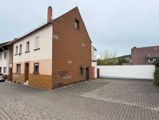 Reihenendhaus zum Kauf 175.000 € 5 Zimmer 100 m² 217 m² Grundstück Kirchstraße 35 Hochspeyer 67691