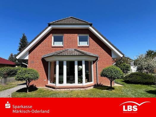 Einfamilienhaus zum Kauf 420.000 € 3 Zimmer 105,9 m² 702 m² Grundstück Strausberg 15344