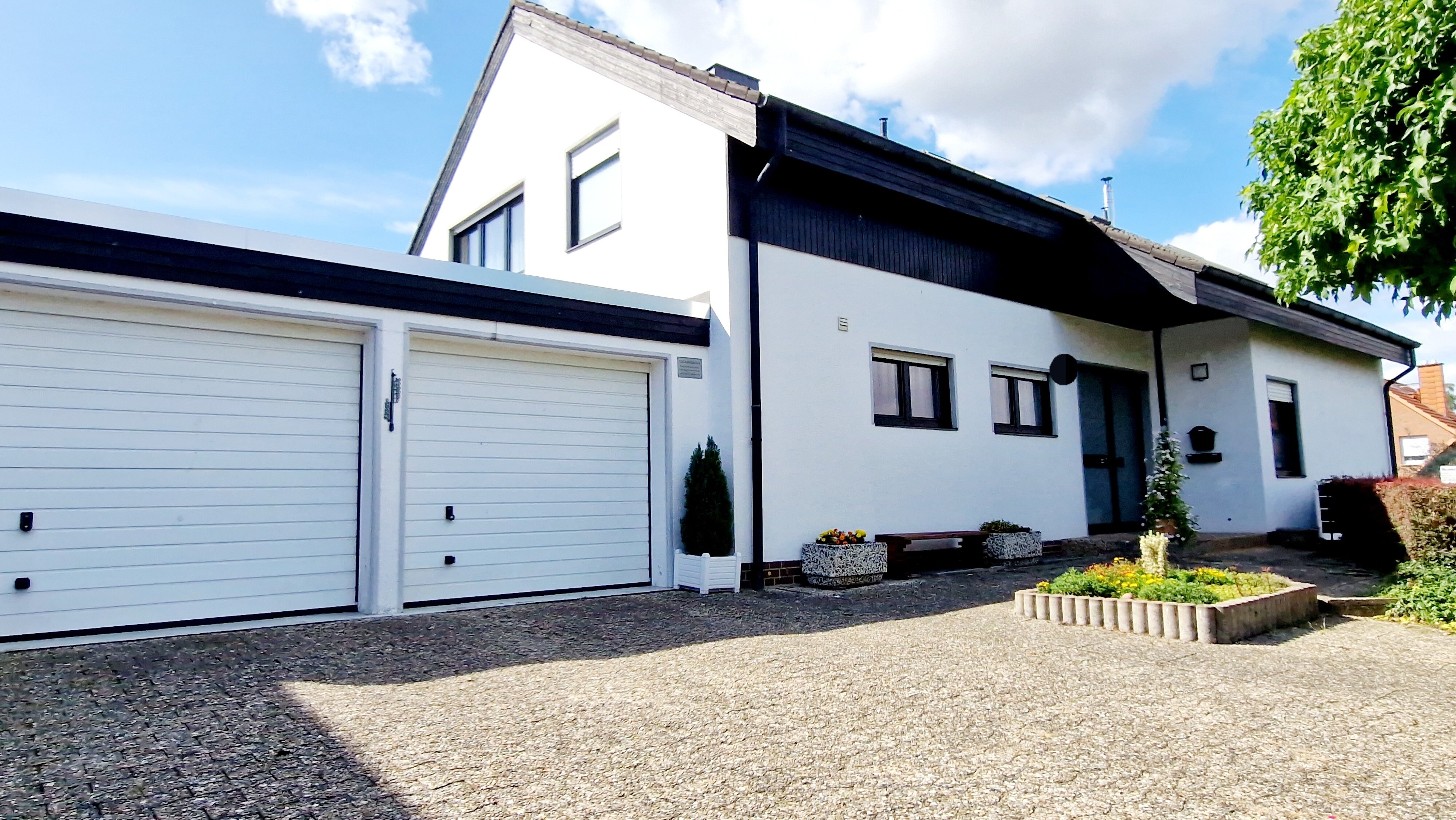 Mehrfamilienhaus zum Kauf 369.000 € 9 Zimmer 250 m²<br/>Wohnfläche 1.294 m²<br/>Grundstück Rodenberg Rodenberg 31552