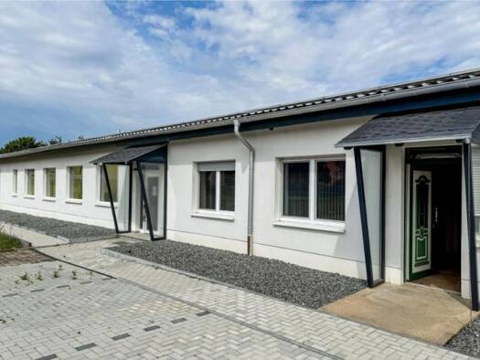 Werkstatt zum Kauf 249.000 € 464 m² Lagerfläche Radewitzer Weg 7 Glaubitz Glaubitz 01612
