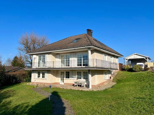 Einfamilienhaus zum Kauf 795.000 € 7,5 Zimmer 220 m² 3.100 m² Grundstück Uckerath Hennef (Sieg) 53773