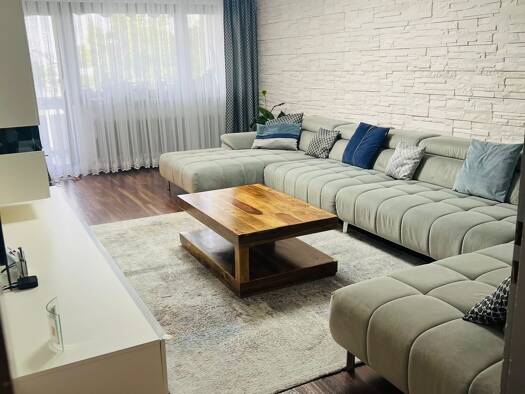Wohnung zur Miete 1.500 € 4,5 Zimmer 102 m² Geschoss 2/3 frei ab 01.01.2026 Möglingen 71696