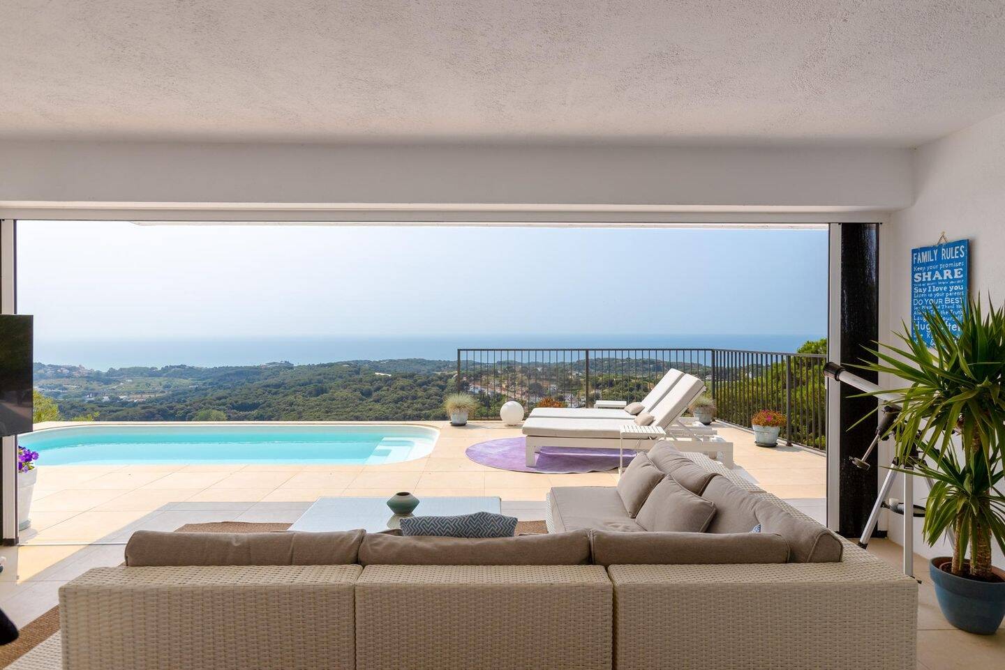 Immobilie in Waldenburg - House with sea views, swimming pool and garden in Sant Cebrià de Vallalta - Bild 2