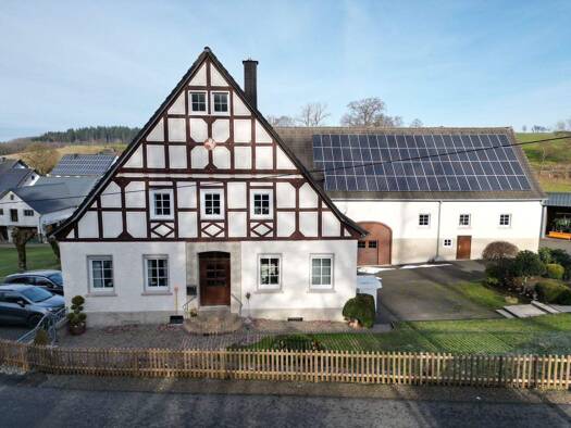 Mehrfamilienhaus zum Kauf als Kapitalanlage geeignet 1.180.000 € 15 Zimmer 448 m² 3.498 m² Grundstück Rhonard Olpe 57462