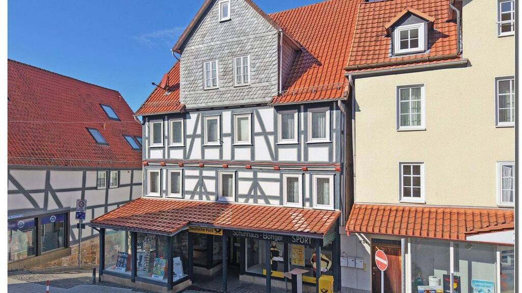 Haus zum Kauf 180.000 € 9 Zimmer 258 m² 302 m² Grundstück Wolfhagen 34466