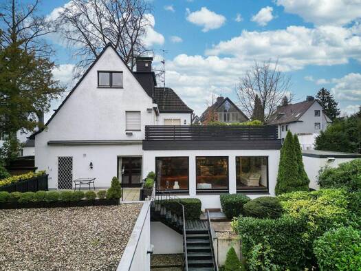 Einfamilienhaus zum Kauf 1.100.000 € 7 Zimmer 240 m² 1.343 m² Grundstück Stadtwald Essen / Stadtwald 45134