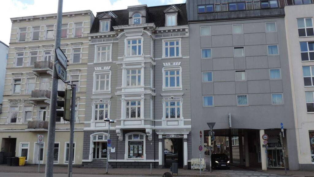 Wohnung zur Miete 800 € 3 Zimmer 111 m² 2. Geschoss Altstadt Flensburg 24937