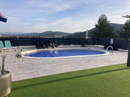 Wohn- und Gewerbegrundstück zum Kauf 180.000 € Bilice, Šibenik - Okolica Bilice 22000