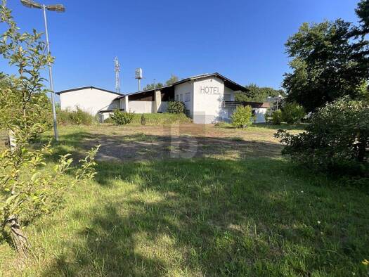 Wohn- und Geschäftshaus zum Kauf als Kapitalanlage geeignet 2.395.000 € 16 Zimmer 580 m² 3.326 m² Grundstück Sandweier Baden-Baden 76532