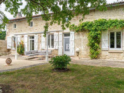 Einfamilienhaus zum Kauf 495.000 € 5 Zimmer 240 m² 4.168 m² Grundstück Antoigne Châtellerault 86100