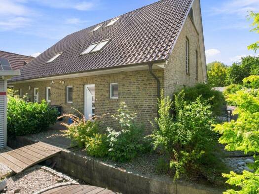 Doppelhaushälfte zum Kauf provisionsfrei 495.000 € 4 Zimmer 146 m² 399 m² Grundstück Reinfeld 23858