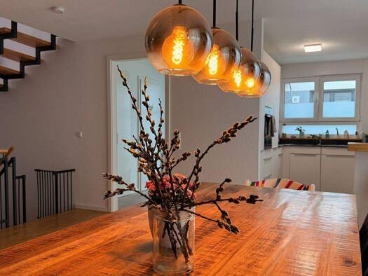 Doppelhaushälfte zur Miete 1.250 € 4,5 Zimmer 124 m² 303 m² Grundstück frei ab 01.06.2026 Mengen 88512