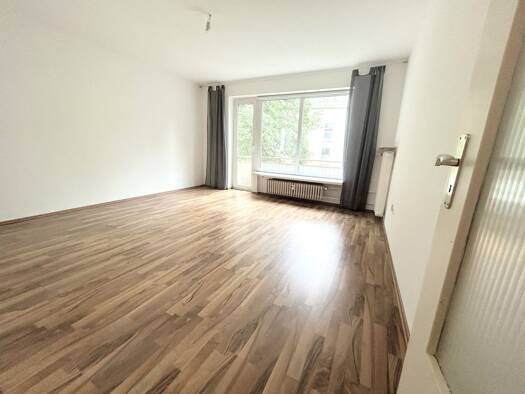 Wohnung zur Miete 395 € 1 Zimmer 31 m² Geschoss 3/4 frei ab 01.09.2026 Tannenstraße 13 West Vorderer Westen 34119