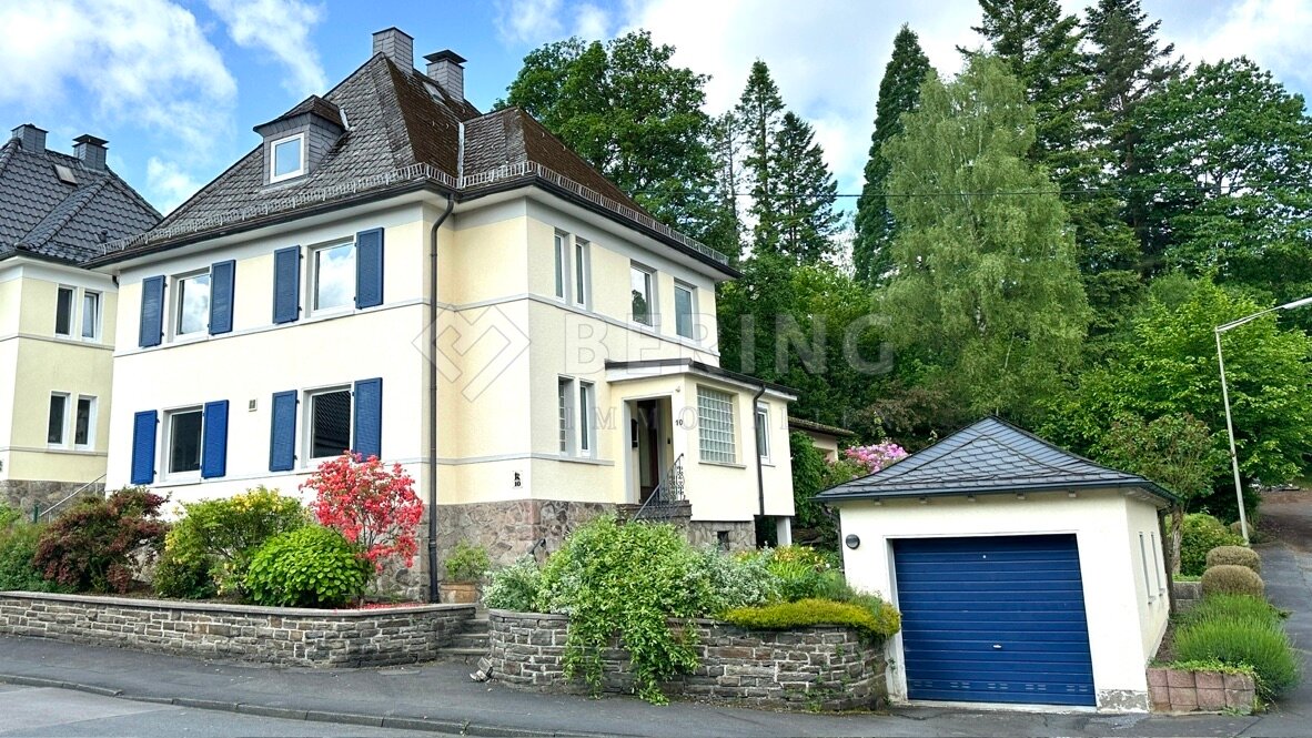 Einfamilienhaus zum Kauf 395.000 € 10 Zimmer 205,9 m²<br/>Wohnfläche 782 m²<br/>Grundstück Geisweid - Ruhrst / Hoher Rain Siegen 57078