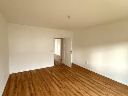 Wohnung zur Miete 715 € 3 Zimmer 76,9 m² EG frei ab 01.05.2026 Eisenacher Straße 1 Coburg 96450