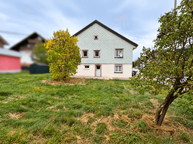 Einfamilienhaus zum Kauf 230.000 € 6 Zimmer 170 m² 539 m² Grundstück Neustadt Titisee-Neustadt 79822