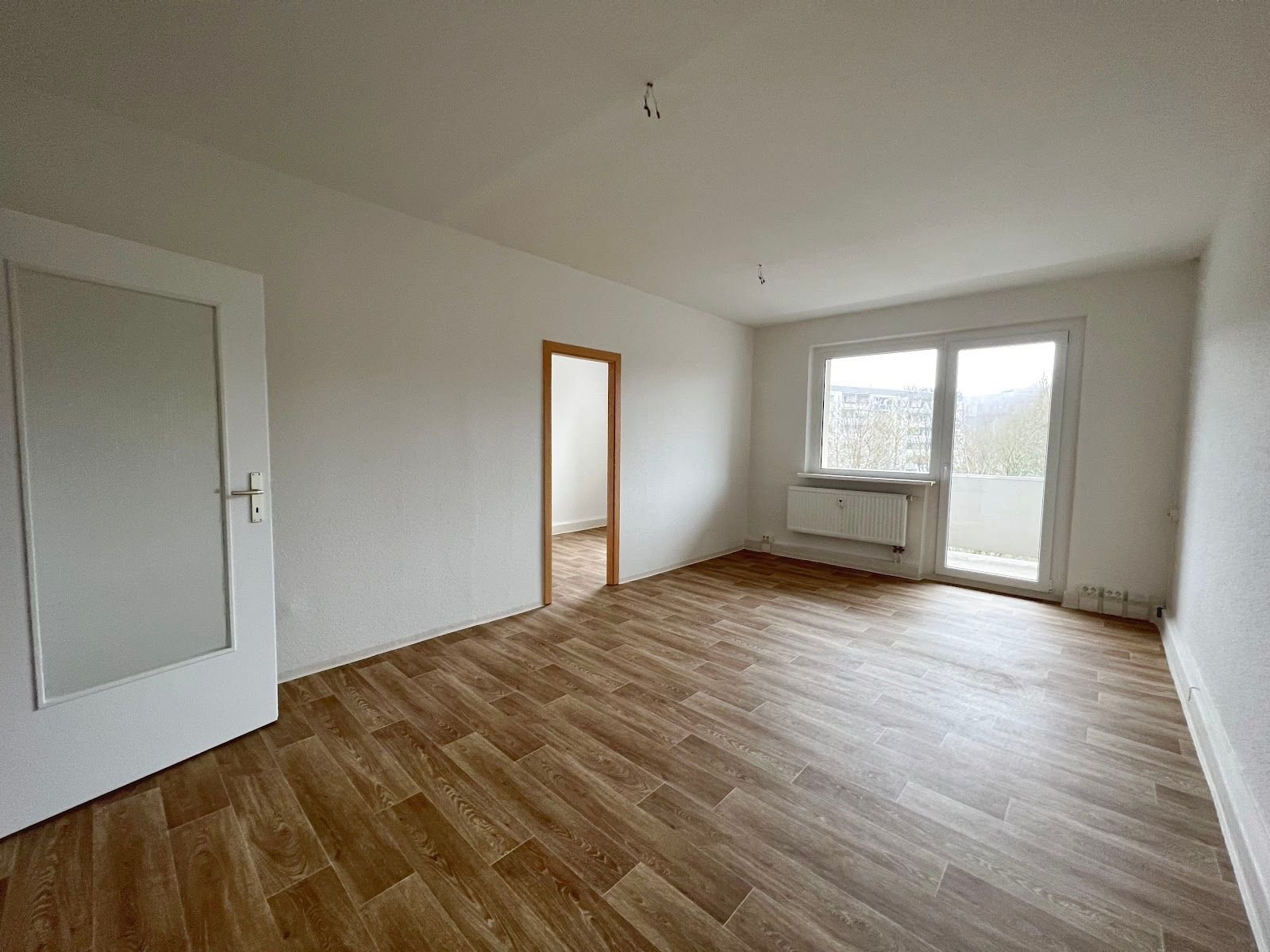 Wohnung zur Miete 370 € 3 Zimmer 68,9 m²<br/>Wohnfläche 3.<br/>Geschoss ab sofort<br/>Verfügbarkeit Kahlaer Straße 4 Lusan - An der Laune Gera 07549