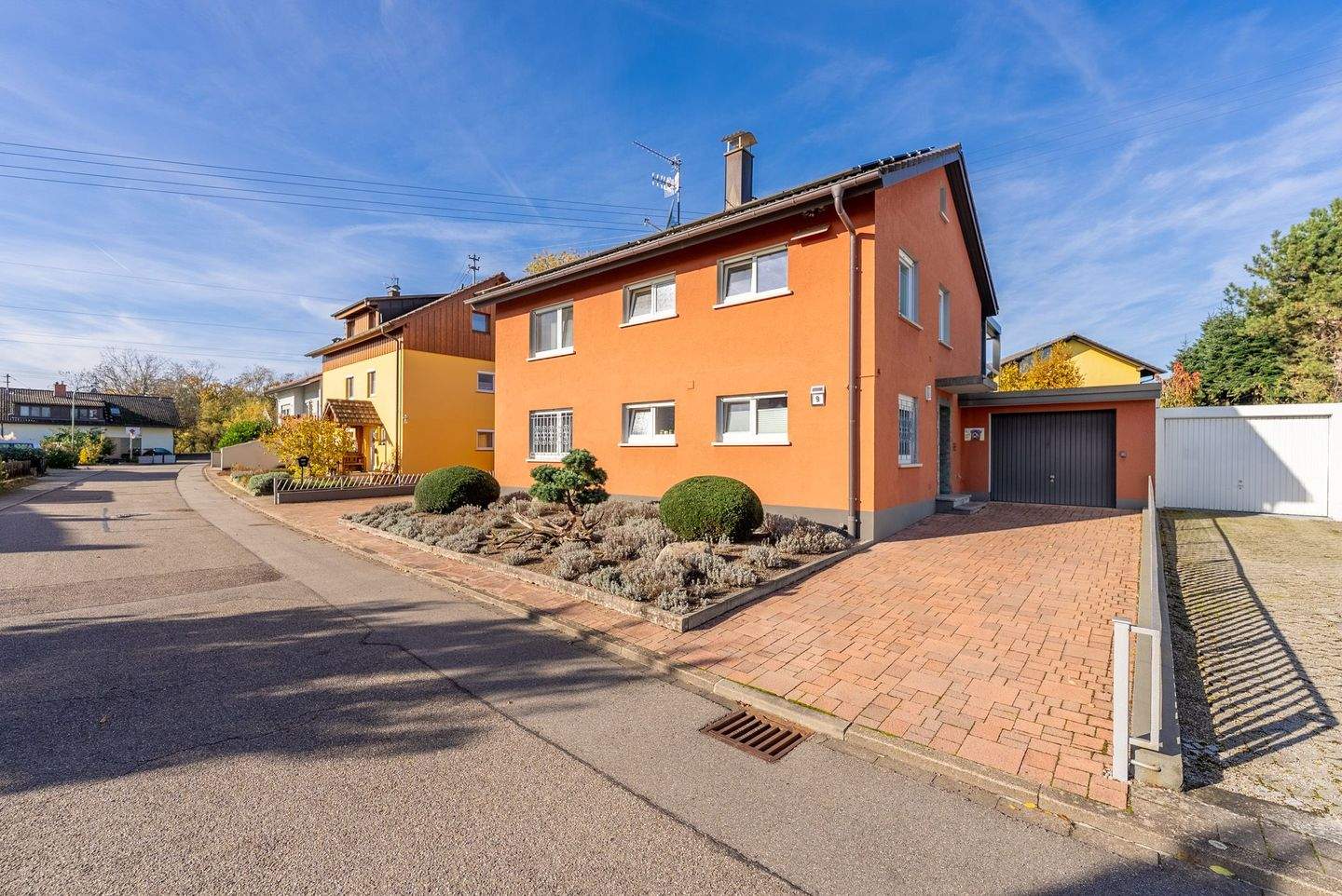 Immobilie in Eimeldingen - Haus mit 2 Einheiten in ruhiger Sackgassenlage in Eimeldingen – modernisiert mit vielen Extras! - Bild 1