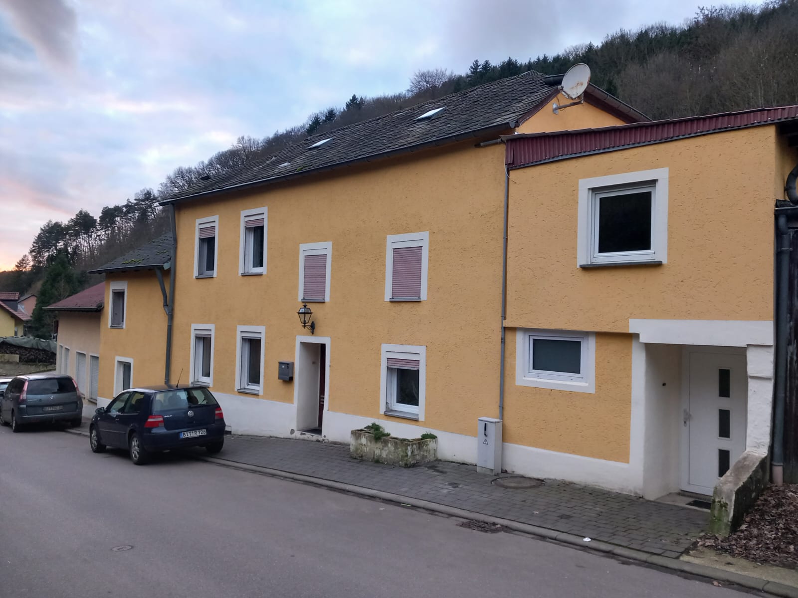 Haus zum Kauf 279.990 € 11 Zimmer 345 m²<br/>Wohnfläche 797 m²<br/>Grundstück Biersdorf am See 54636