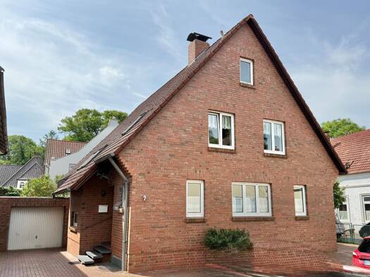 Einfamilienhaus zum Kauf 279.000 € 6 Zimmer 164,9 m² 419 m² Grundstück frei ab sofort Syassenstraße 9 Brake 26919