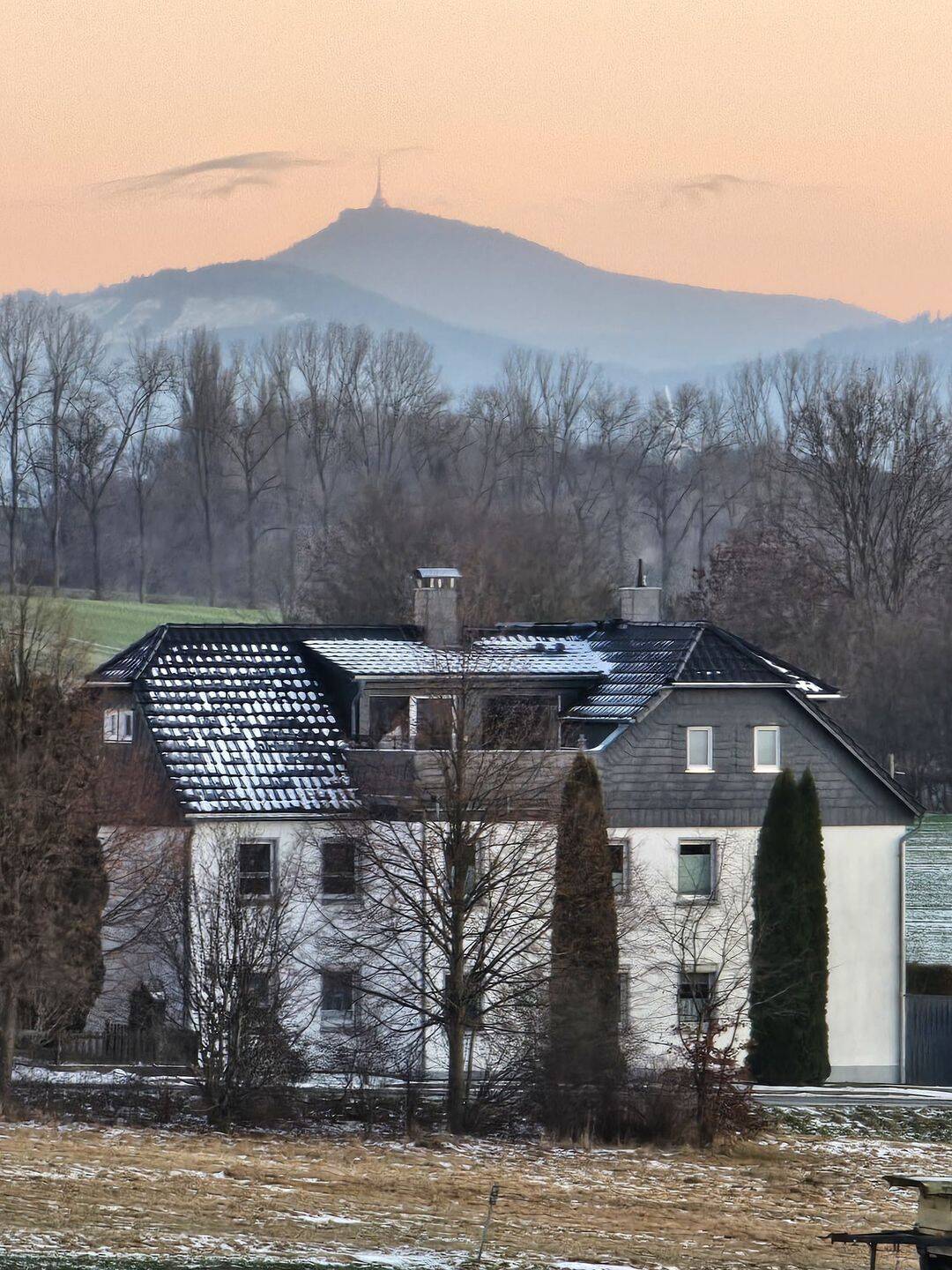 Immobilie in Oderwitz - Traumhafte Maisonette-Wohnung mit Balkon & Blick auf den Spitzberg in Oderwitz - Bild 2