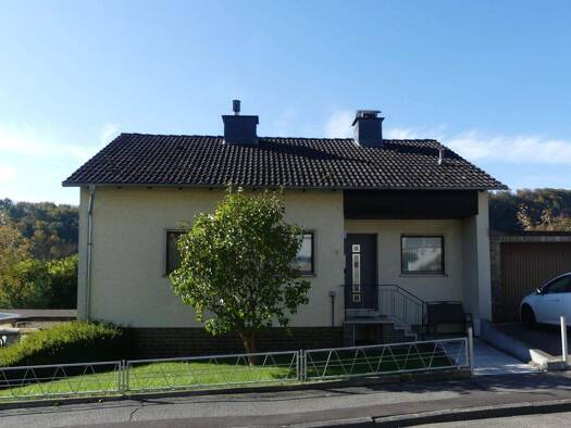 Einfamilienhaus zum Kauf provisionsfrei 95.200 € 5 Zimmer 119 m² 529 m² Grundstück Breitau Sontra 36205