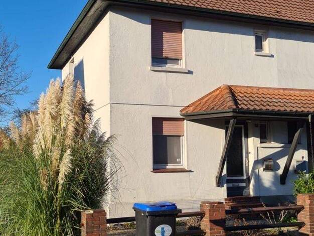 Doppelhaushälfte zum Kauf 129.000 € 4 Zimmer 70 m² 670 m² Grundstück Varel Varel 26316