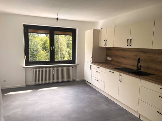 Wohnung zur Miete 800 € 2,5 Zimmer 83,4 m² Geschoss 1/2 frei ab 01.10.2026 Waldkraiburg Waldkraiburg 84478