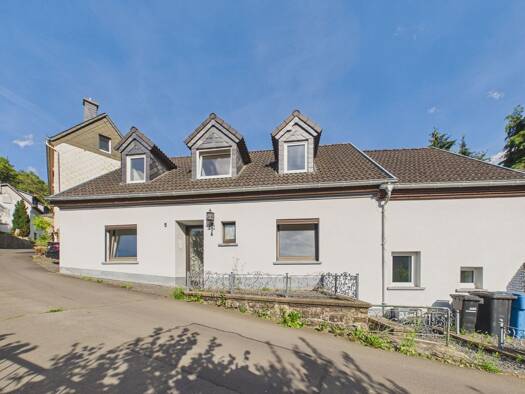 Haus zum Kauf 179.000 € 5 Zimmer 120 m² 295 m² Grundstück Schönecken 54614